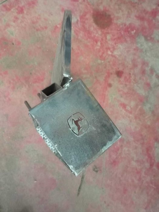 Caixa de ferramentas John Deere