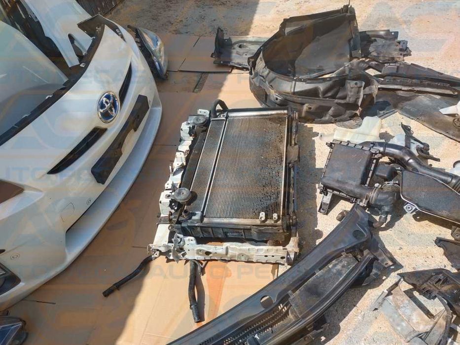 TOYOTA PRIUS III Frente Completa 2 0 0 9 - 2 0 1 5