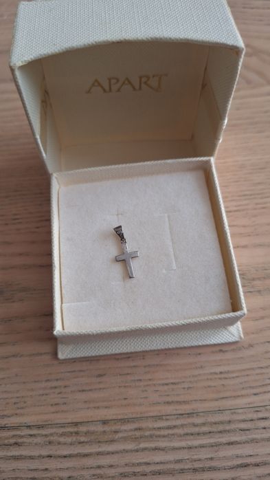 Zawieszka krzyż srebrna APART