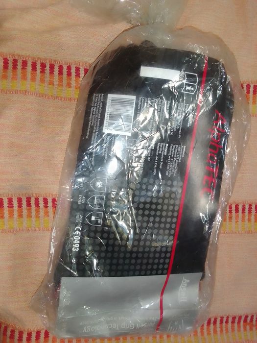 Set of 8 New Work Gloves, Packed, Only €664286038621827124