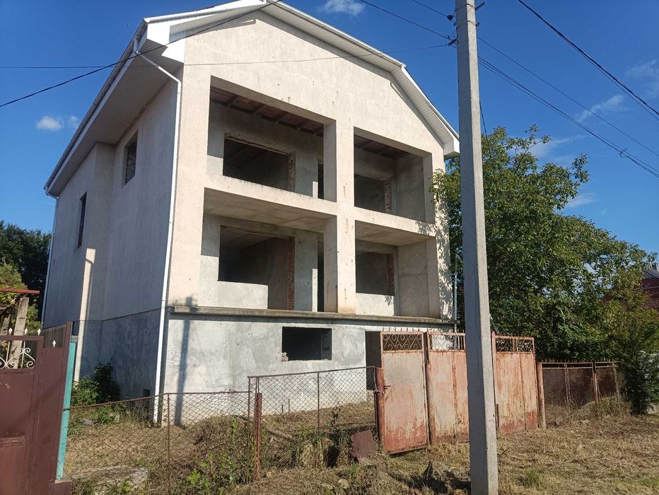 ПРОДАЖ незавершеного 3-х поверх будинку 400 кв.м. 2000х років забудови