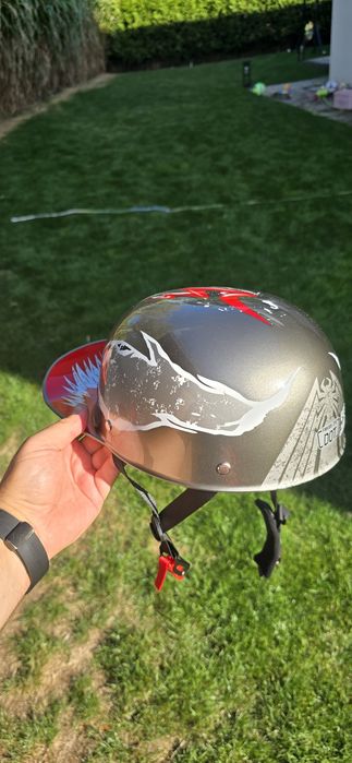 Kask motocyklowy orzeszek z daszkiem – wzór zębów / grafika – Rozmiar XL