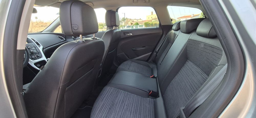 Opel Astra Sports Tourer 1.6CDTi NACIONAL de 2015