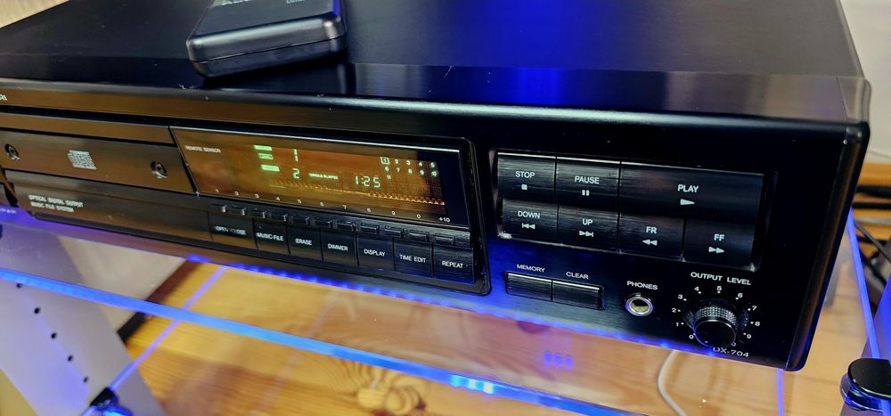 ONKYO DX-704 CDP + oryginalny pilot-bdb.stan