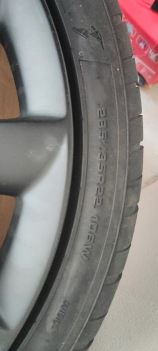 Jantes Tesla originais 22" com pneus