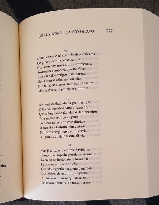 Livro sobre Luís Camões