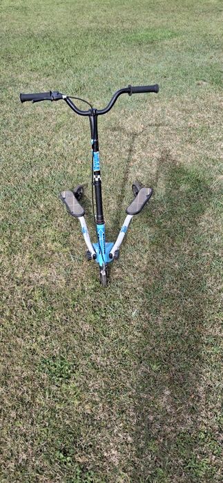 Trotinete de 3 rodas – estilo Y Fliker (movimento em zigue-zague)