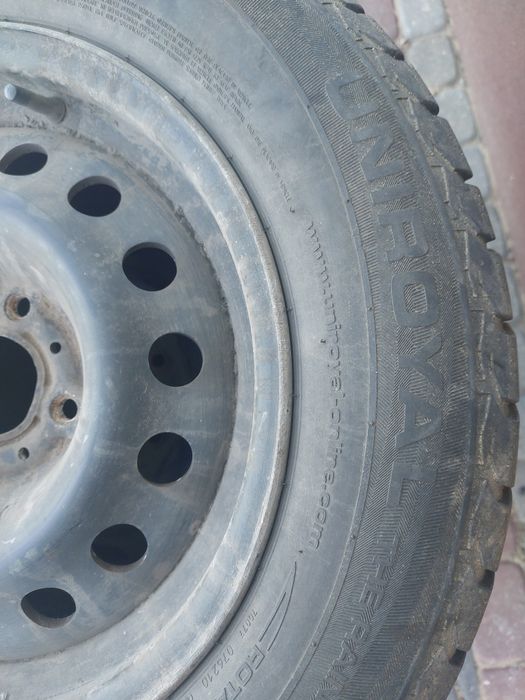 Koła opony zimowe na felgach stalowych 195.65.15 Bridg