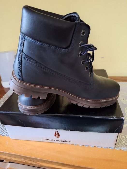 Trapery firmy hush puppies.