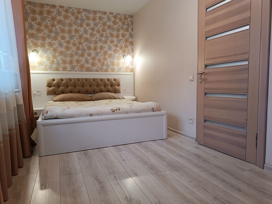 Квартира в Центрі Люкс 2х кімн. Перемоги 103