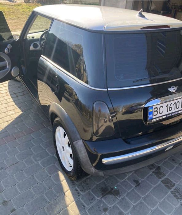 Міні купер 2001 року