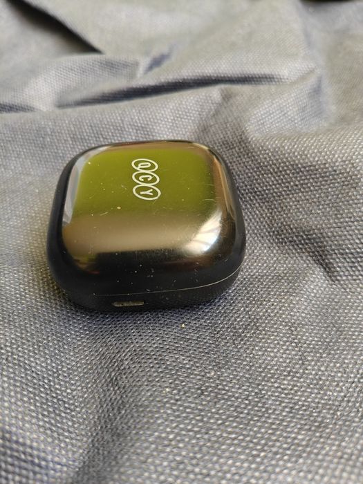 2 пари Bluetooth навушників (QCY + інші) робочі, комплектом