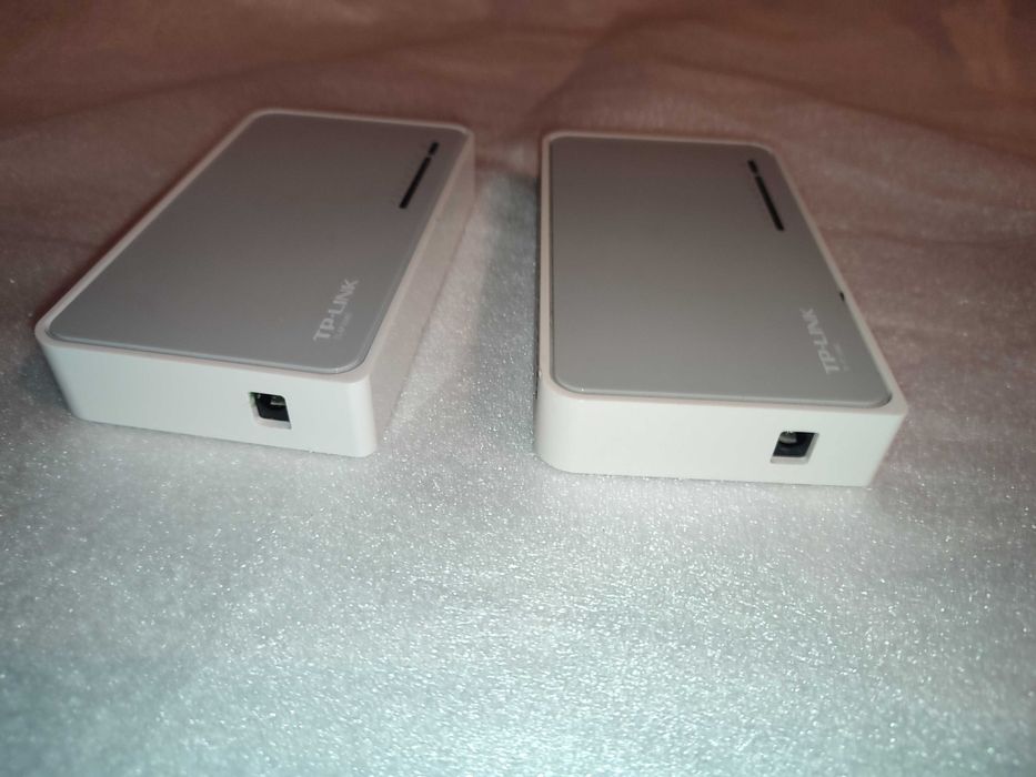 2x Switch przełącznik prędkość do 100Mbit 8 portów