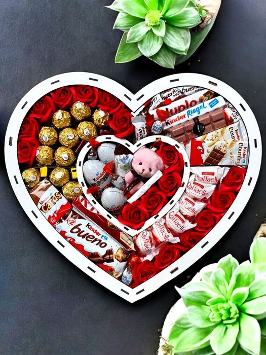 Подарунковий набір солодощів для жінки  готовий подарунок бокс