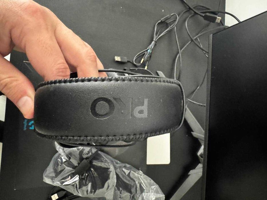 Продам ігрові навушники Logitech G Pro X