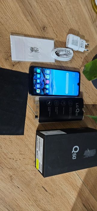 Telefon LG Q60 smartfon jak nowy