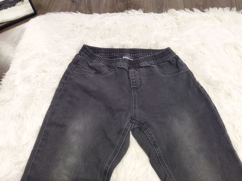 Spodnie jeansy na gumce