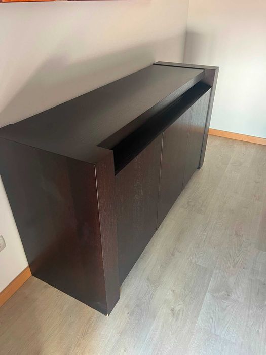 Aparador Wengué 180x60cm com 3 portas e gaveta