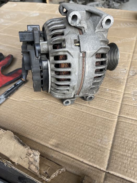 Alternator/VW /2.0 b /ALT /BOSCH /14V /06B903016Q