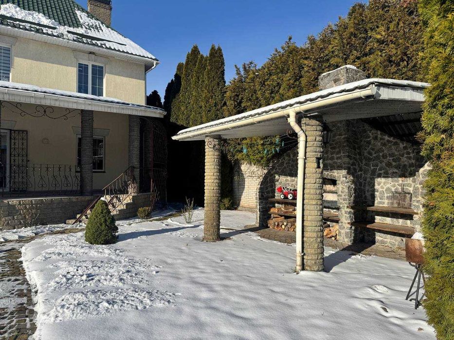 Престижна локація, якісний будинок, 16 соток, БАНЯ на дровах