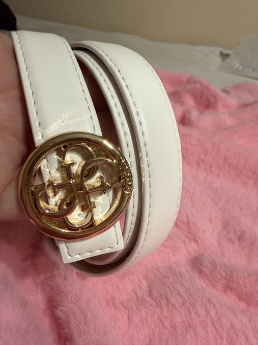 Bialy pasek guess