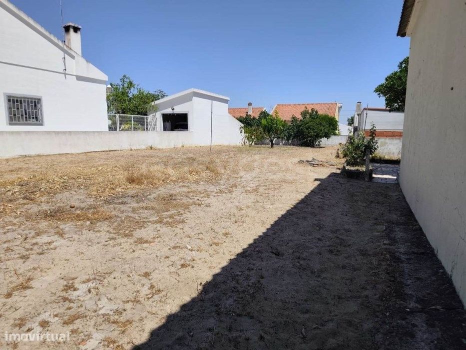 Lote de terreno para Construção com boas áreas, localizado em Ermid... — Ermidas-Sado, Setúbal