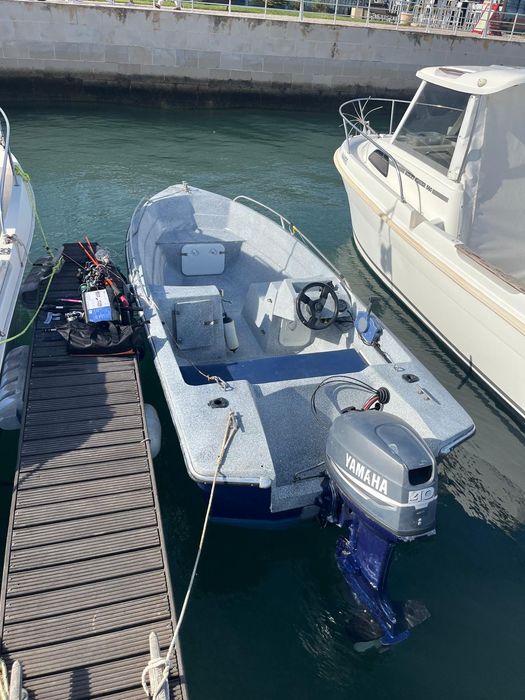Fibramar 435 Yamaha 40HP 2T – Barco de pesca e lazer pronto a navegar