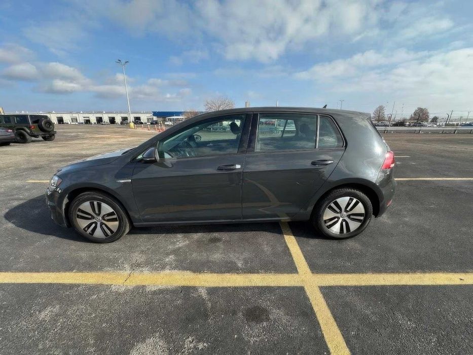 Volkswagen Golf e-Golf      2020