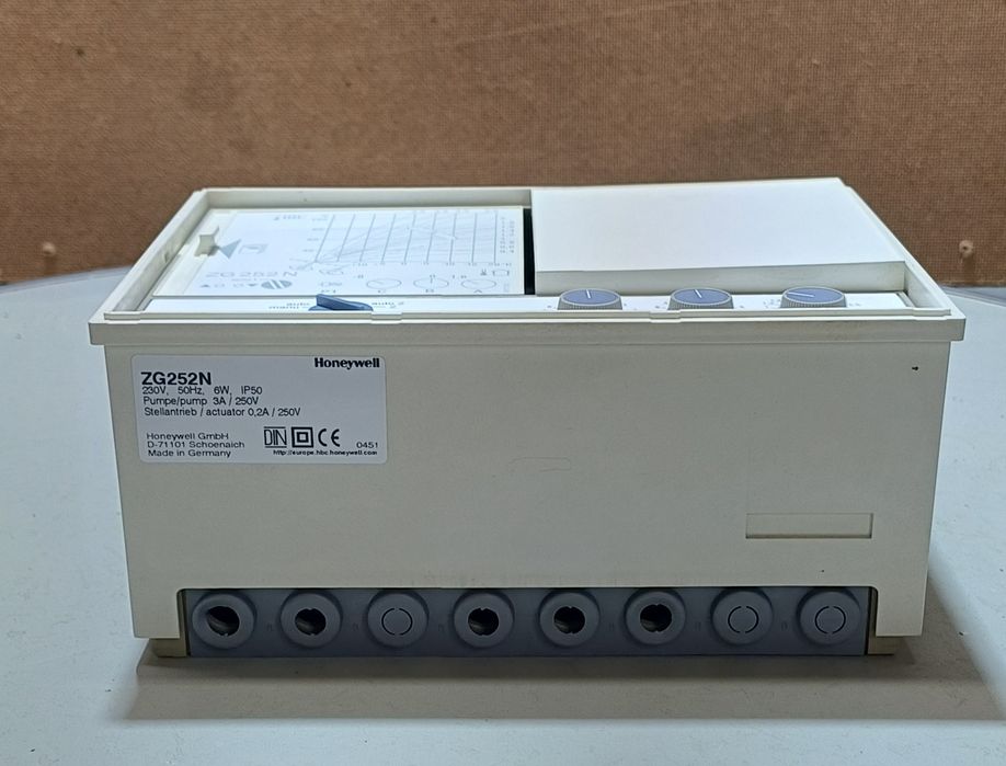 Honeywell ZG252N regulator programator sterownik pogodowy ogrzewania