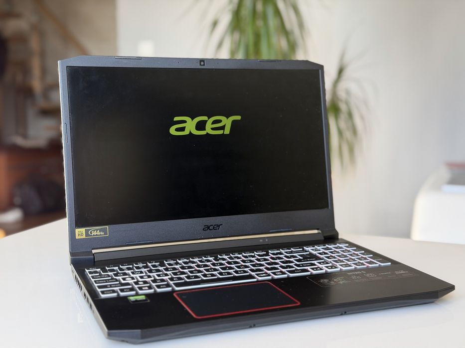 Acer Nitro 5: Intel i7, RTX 2060, 512 SSD + 1TB HDD
