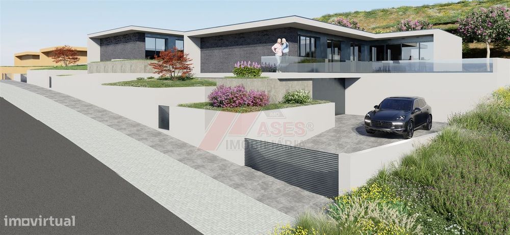 Plot of Land with Approved Project – Excellent Opportunity!