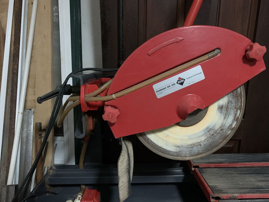 Mesa de Corte | Rubi DR-300 - Cortador elétrico