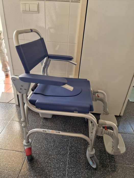 Cadeira de banho e sanita
