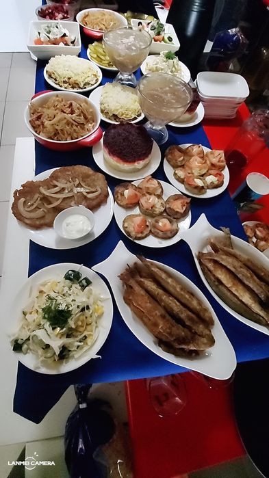 Піца 1метр + Пепсі 2л. 800грн. Доставка безкоштовна.