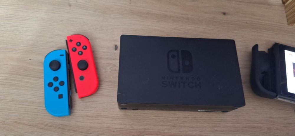 Konsola Nintendo Switch Bogate Wyposazenie !!