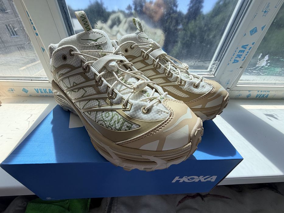 Чоловічі кросівки HOKA бежевого кольору