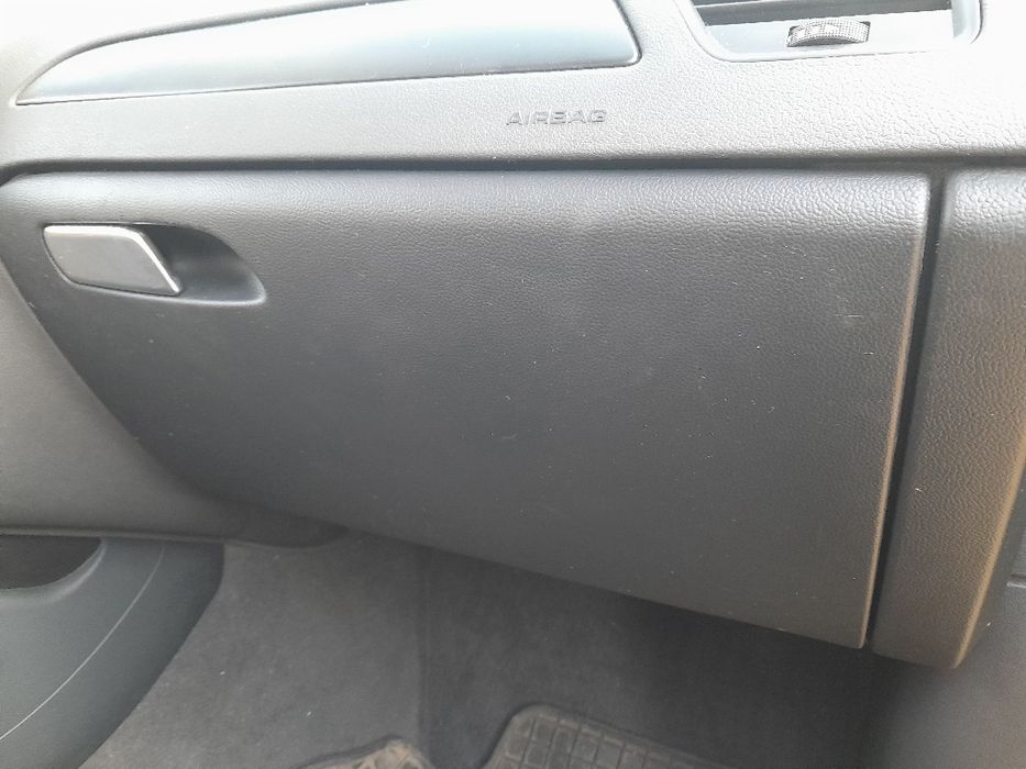 Schowek pasażera Audi a4 b8 2009r, ciemny szary