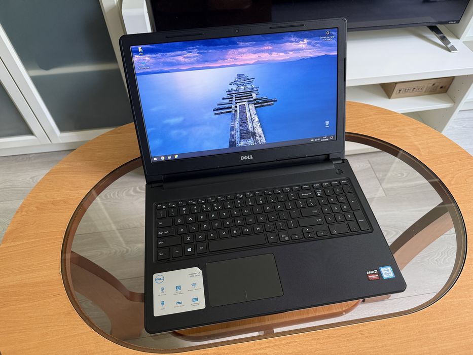 Laptop Dell Inspiron 15 3567 (i7-7500U, 8GB RAM, SSD 250GB, Radeon R5, Windows 10)