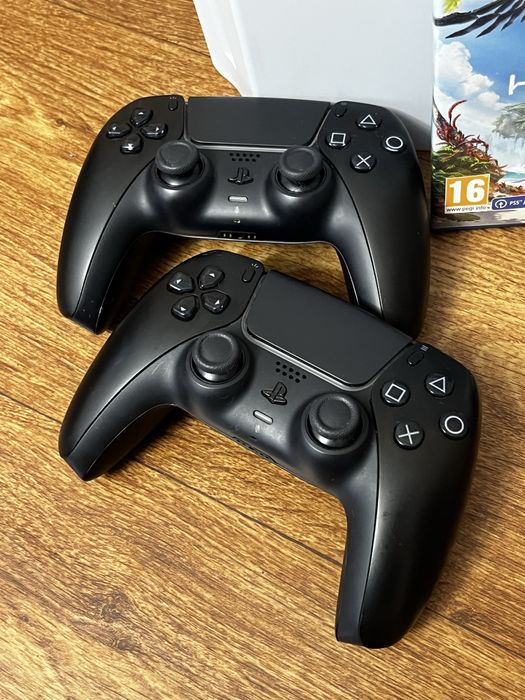 PS5 + 2 джойстики + 12 ігор + диски, відмінний стан