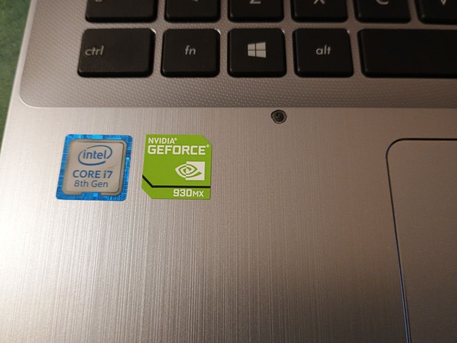 Computador ASUS A542UR