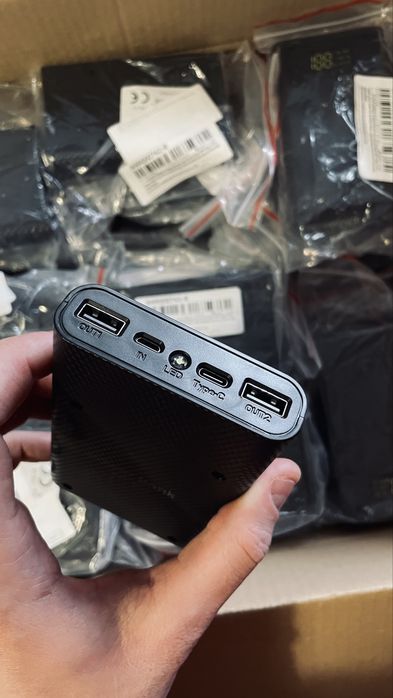 Корпус для павербанку на 4 батареї на гвинтах 4*18650 олх+30грн