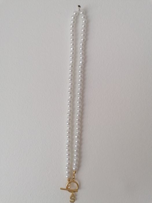 Colar pérolas com letra S