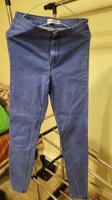 Продам одяг: сарафани, сукня, спідниця, джинси-скіні