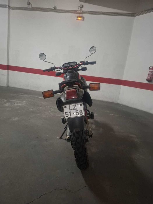 Mota Yamaha DT 125
