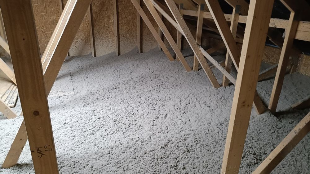 Ocieplanie celulozą  celuloza wdmuchiwanie celulozy  naprawy izolacji