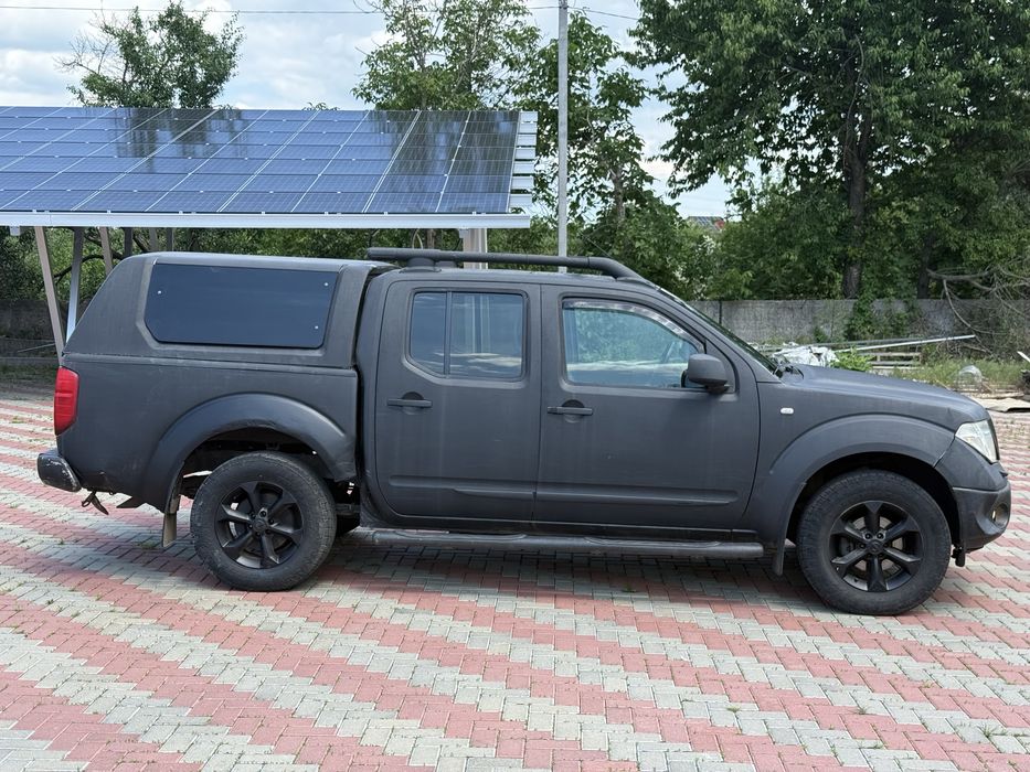 Продам Nissan Navara 4x4 лівий руль