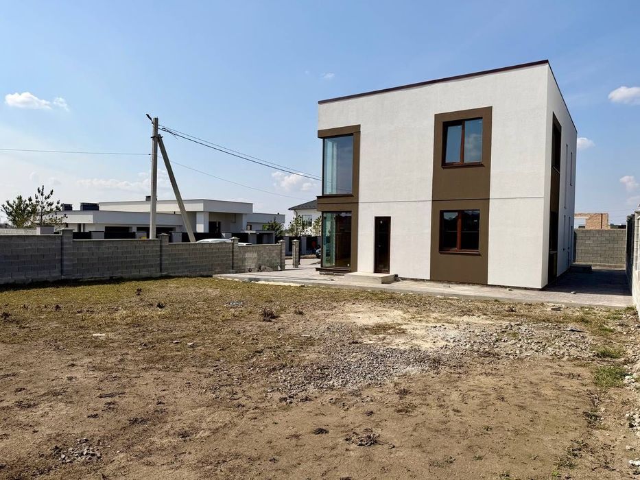 Продаж будинку в стилі хай-тек в елітному мікрорайоні Грін Хілз!
