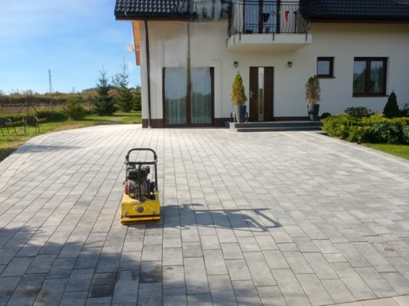 Układanie kostki brukowej