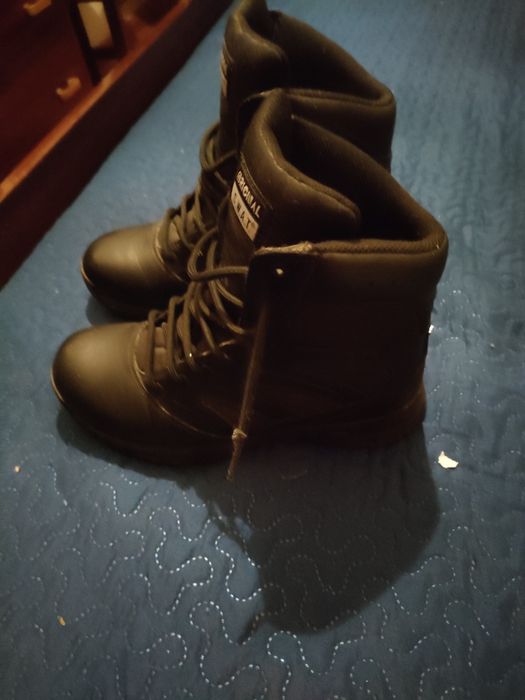 Botas táticas como novas