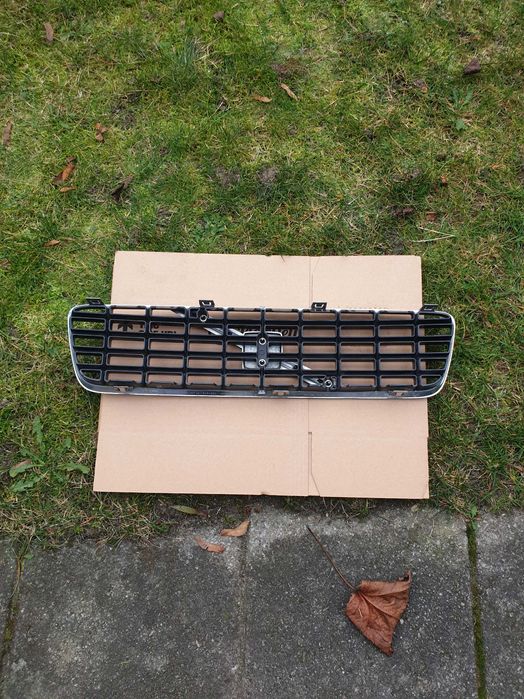 Grill volvo S60 2002 rok